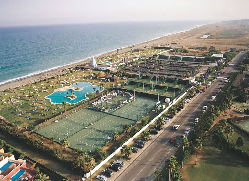 Racket Center 4
